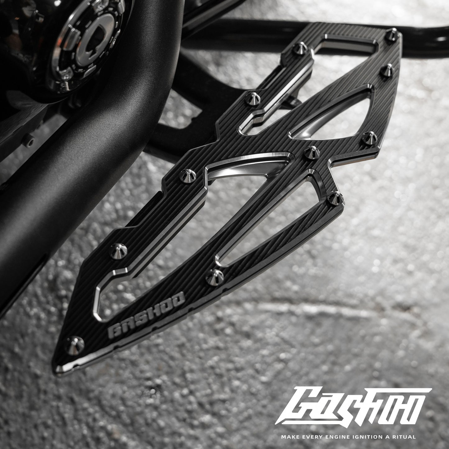 GASHOO IRON HOOF - CNC Footpegs for Cruiser Motorcycles